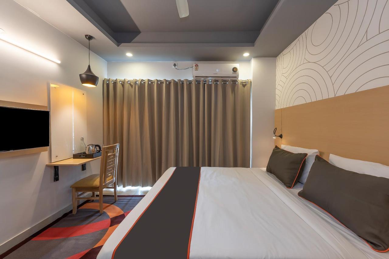Hôtel Collection O 162 Vardhman International à Gurgaon Extérieur photo