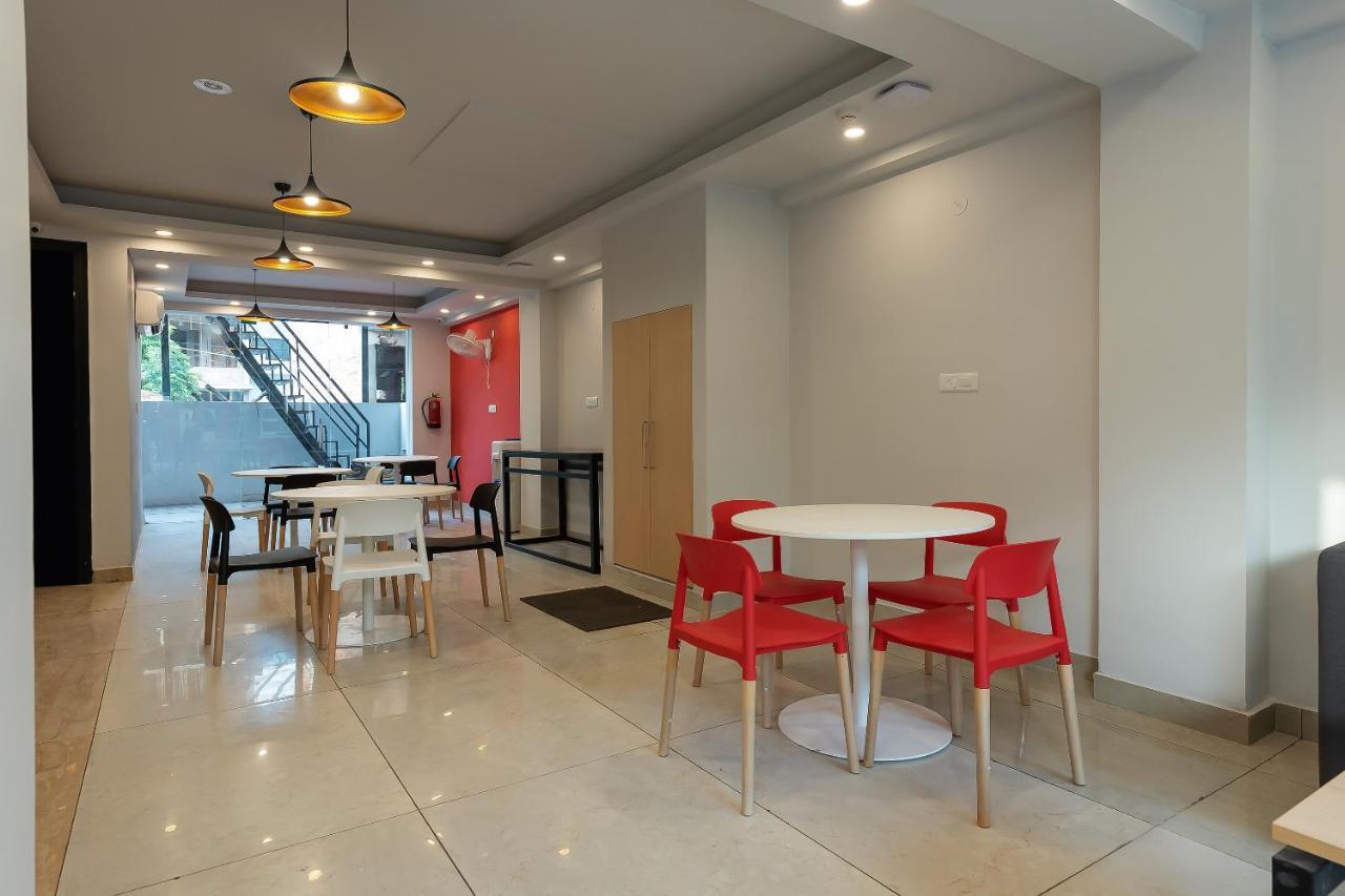 Hôtel Collection O 162 Vardhman International à Gurgaon Extérieur photo