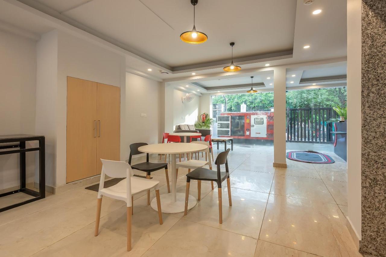 Hôtel Collection O 162 Vardhman International à Gurgaon Extérieur photo